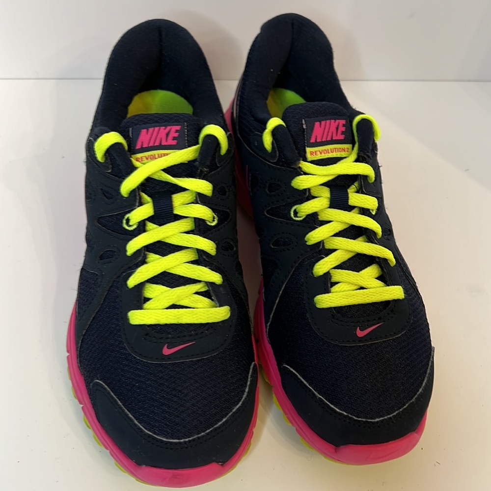 NIKE REVOLUTION 2 BLACK AN PINK SNEAKERS SZ 8 - Picture 2 of 12